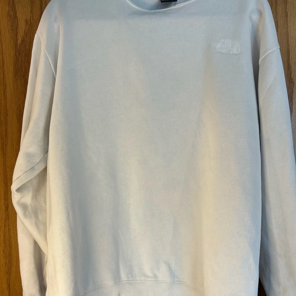 Men’s North Face Cream sweatshirt Medium crewneck